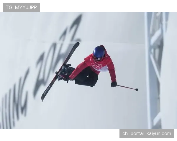 女子双人雪橇中国组合古丽洁乃提·阿迪克尤木-赵佳颖排名第八